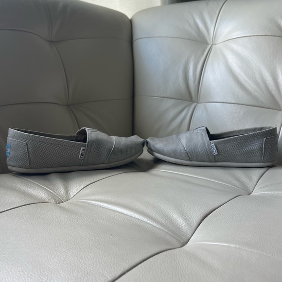 2 for $10 TOMS Ash Grey Denim Herringbone Alpargatas - Picture 4 of 6